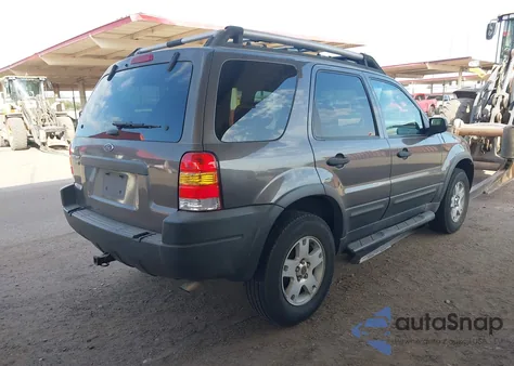 2004 Ford Escape Xlt from USA, damaged, VIN 1FMYU93104KB26669